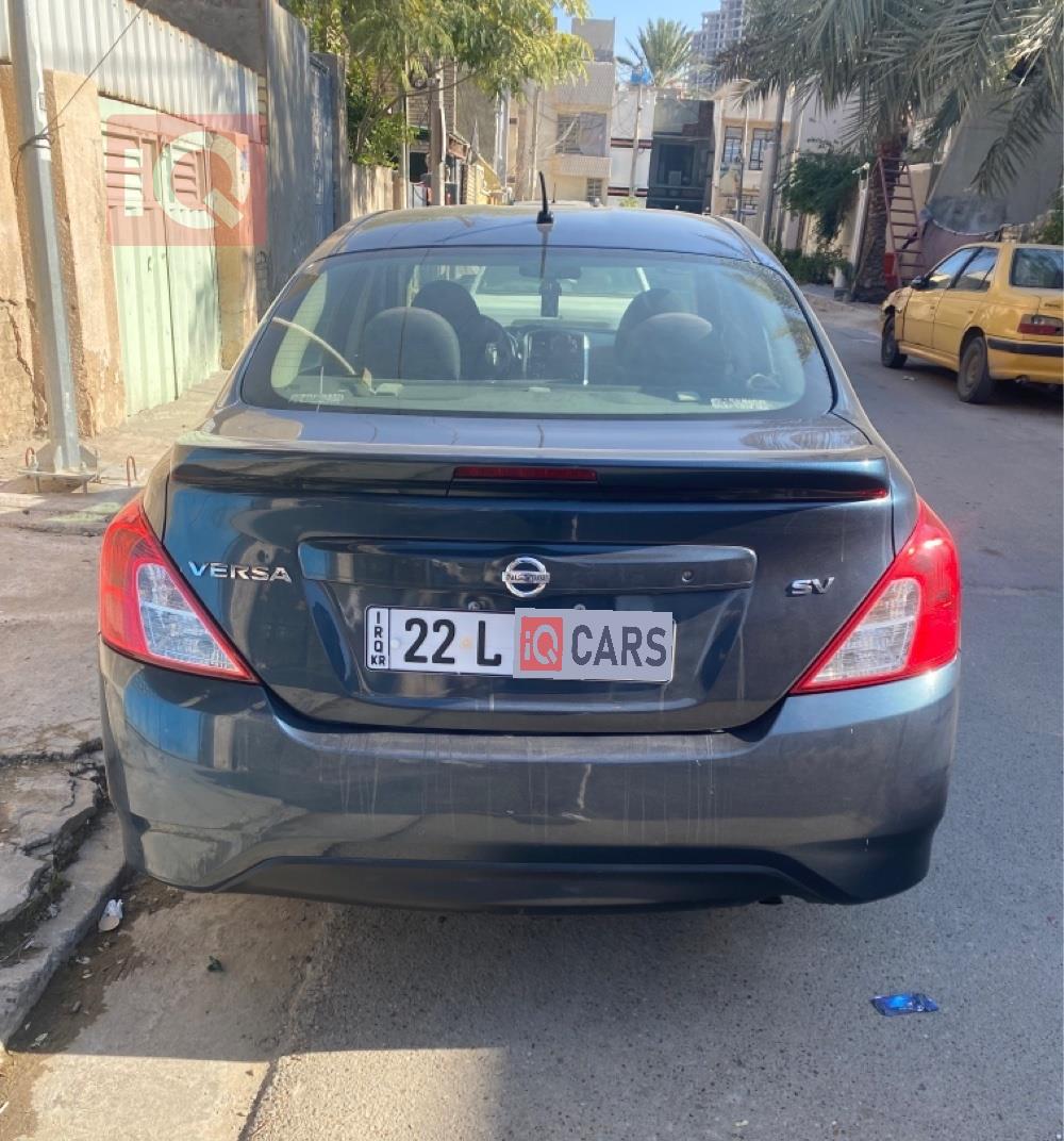 نيسان فيرسا